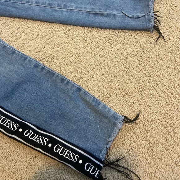 GUESS Super Stretchy Skinny Jeans - Picture 6 of 8